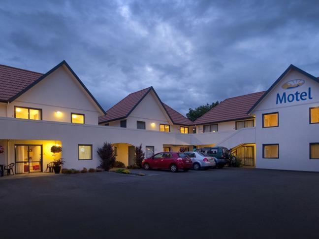 Bella Vista Motel 4*
