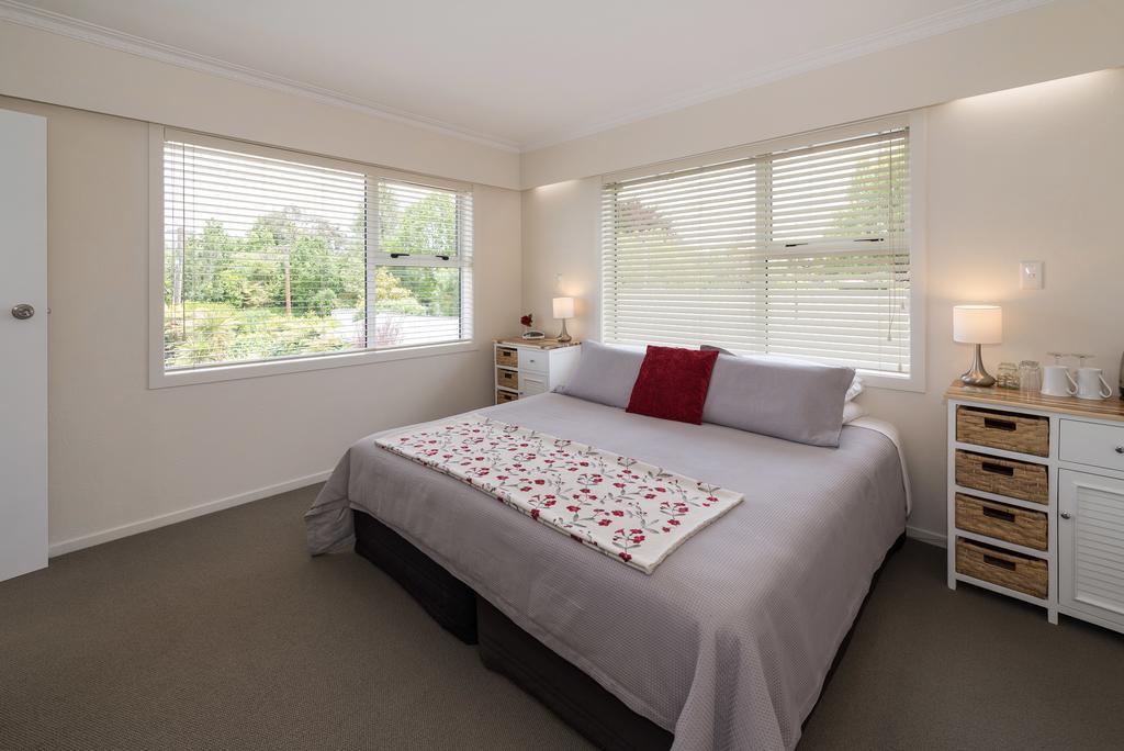 Ngongotaha Lakeside Bed & Breakfast Rotorua