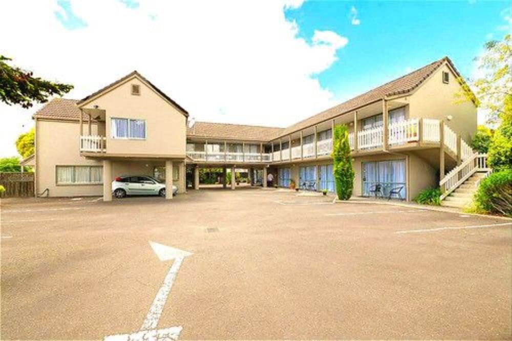 Accolade Motel 3*