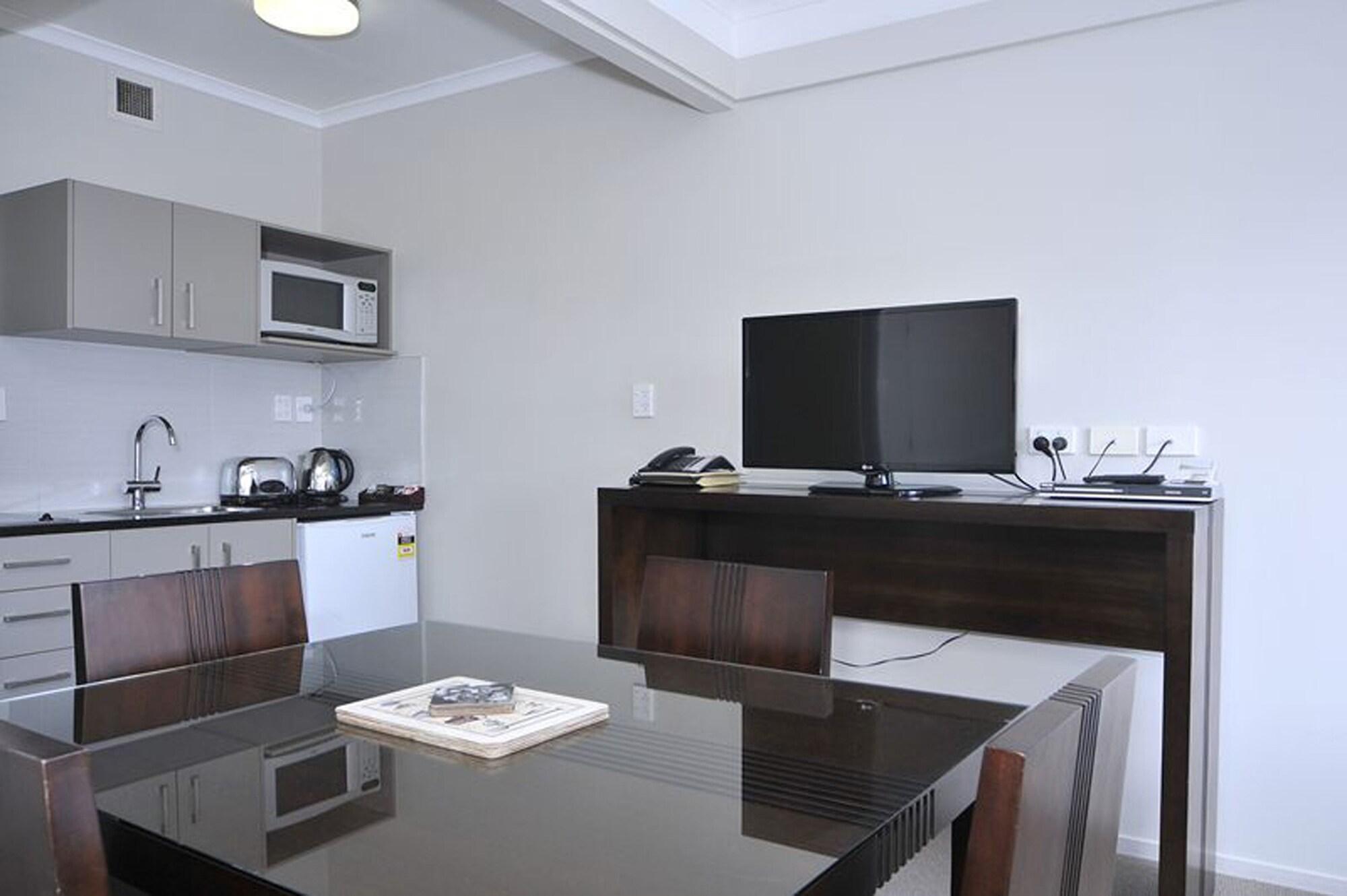 Apollo Aparthotel 4*