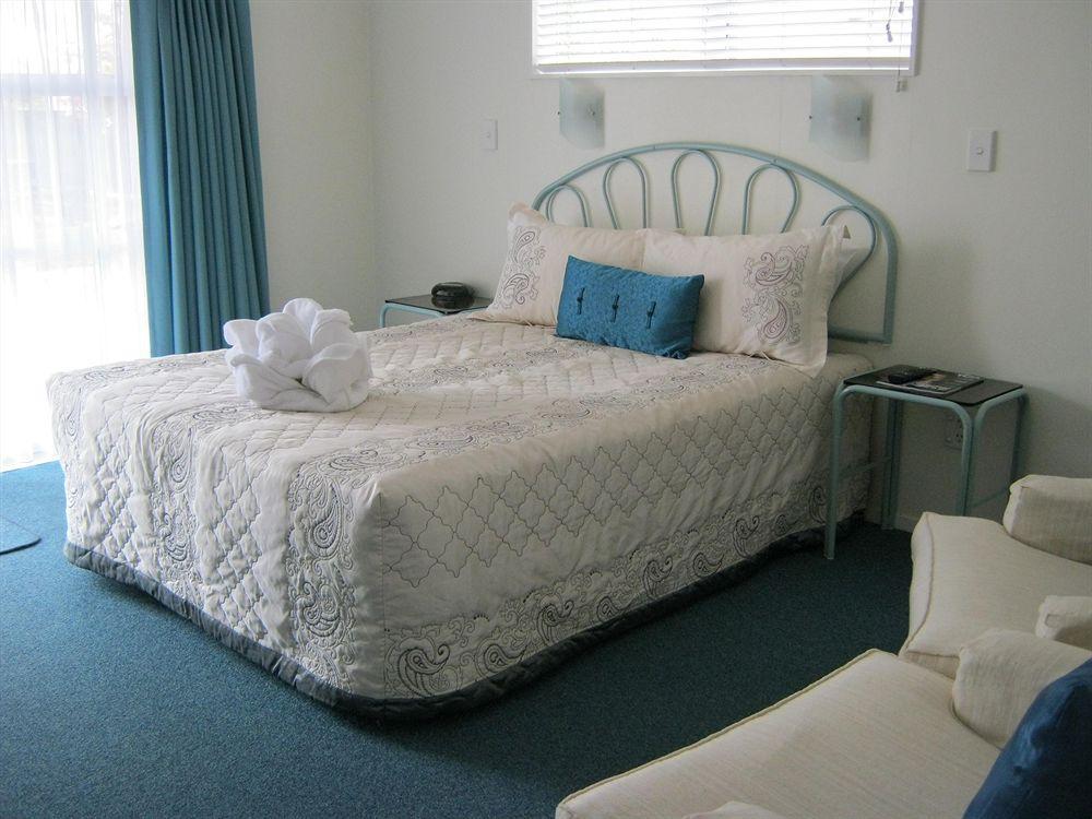 Palm Court Motor Motel 4*