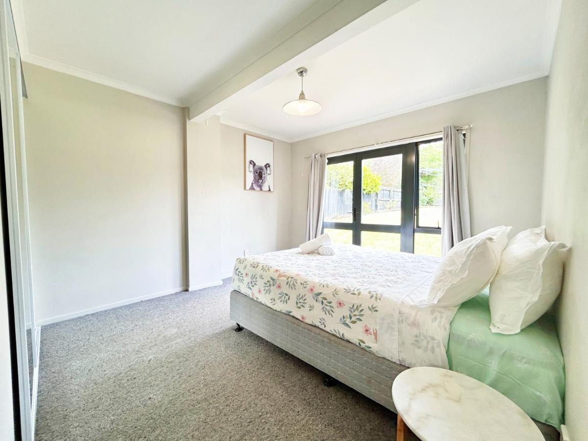 5 Bedrooms 3 Bathroom Family House