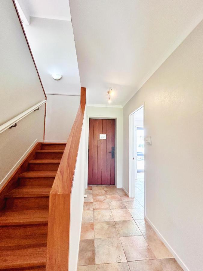 5 Bedrooms 3 Bathroom Family House *