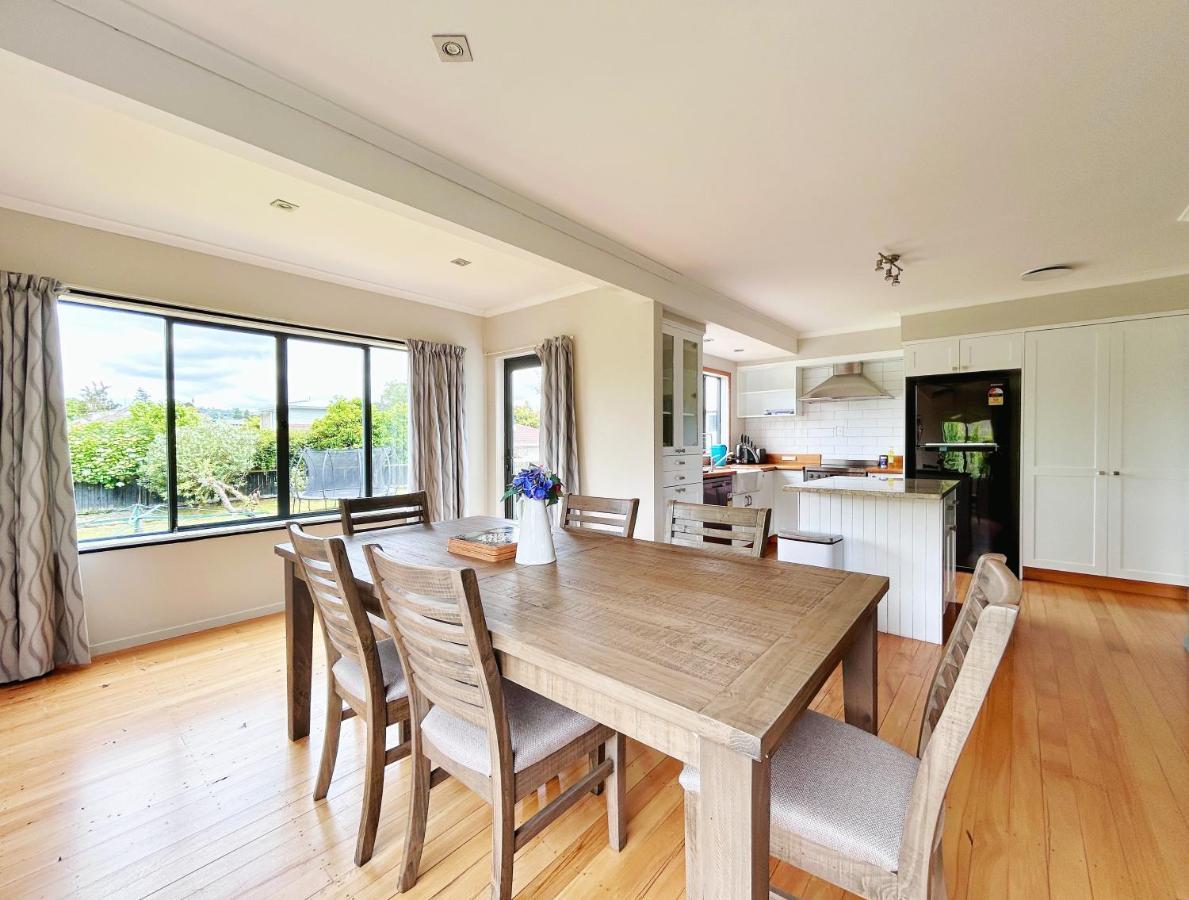 5 Bedrooms 3 Bathroom Family House *
