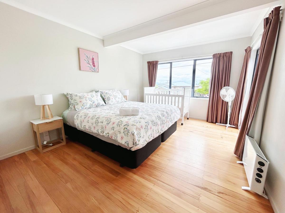 5 Bedrooms 3 Bathroom Family House * Rotorua