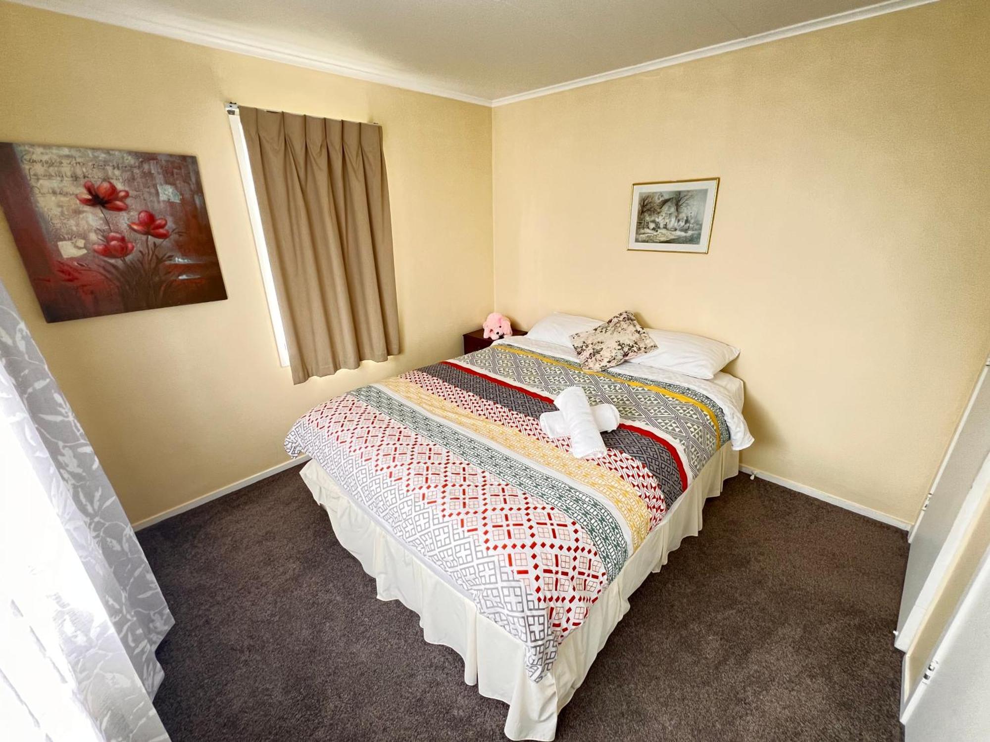 Spacious 3 Bedroom Near Skyline-5 Min Walk Holiday home