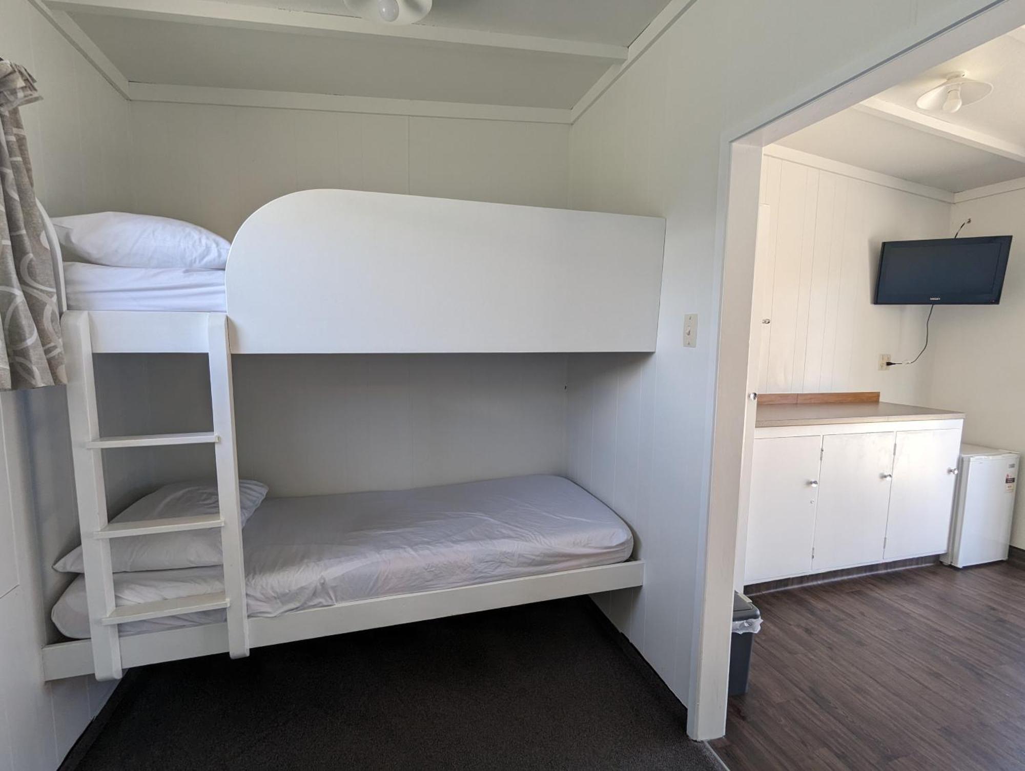 Campo de férias Holdens Bay 3*