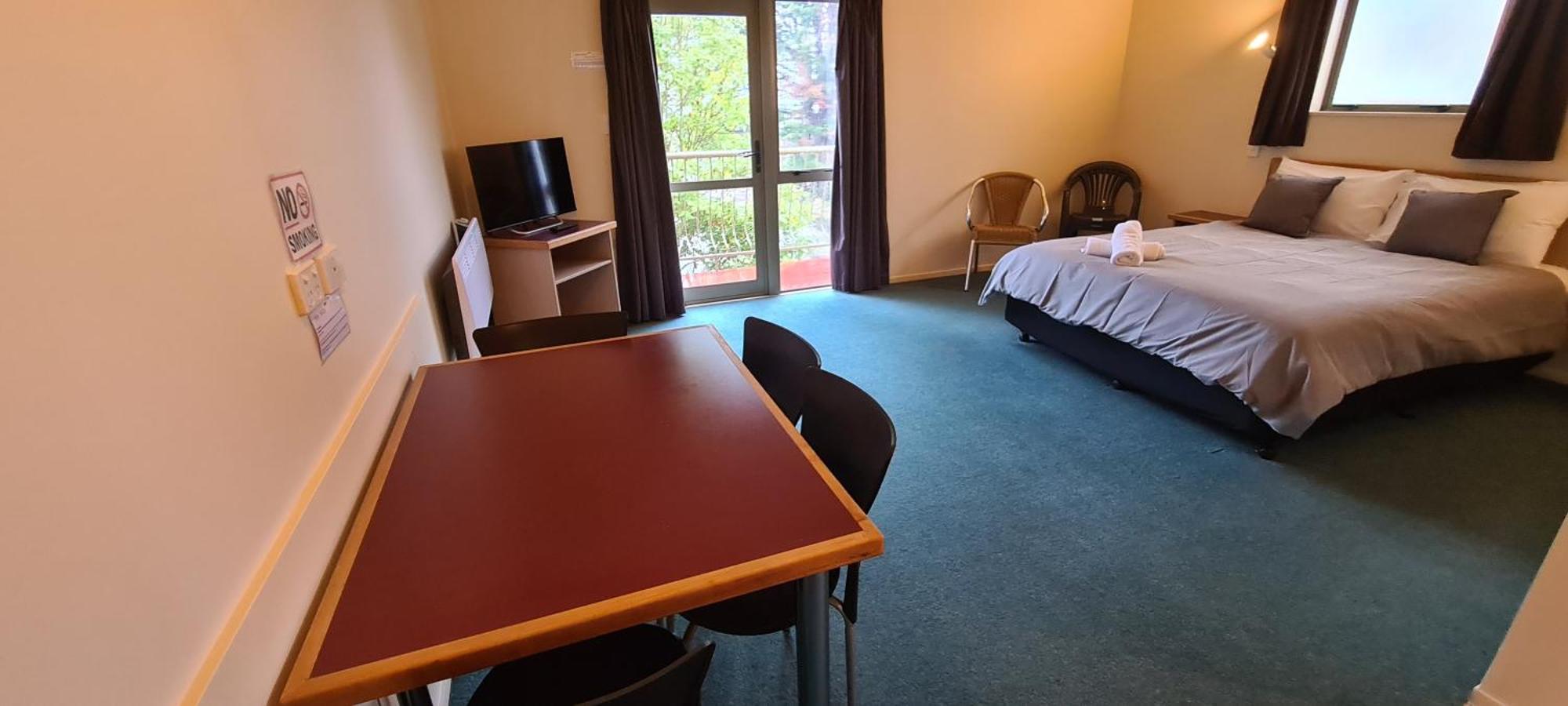 New Castle Motor Motel 4*