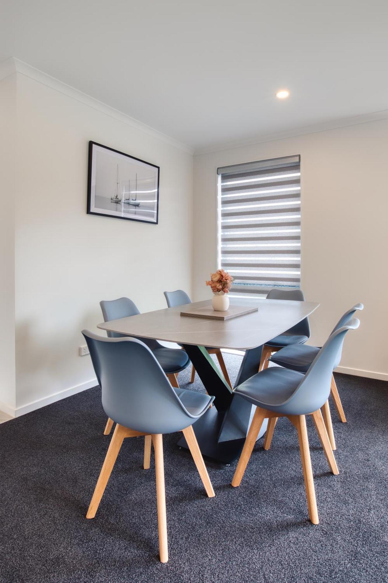 Stylish 4 Bedroom House Brand New In Holiday home
