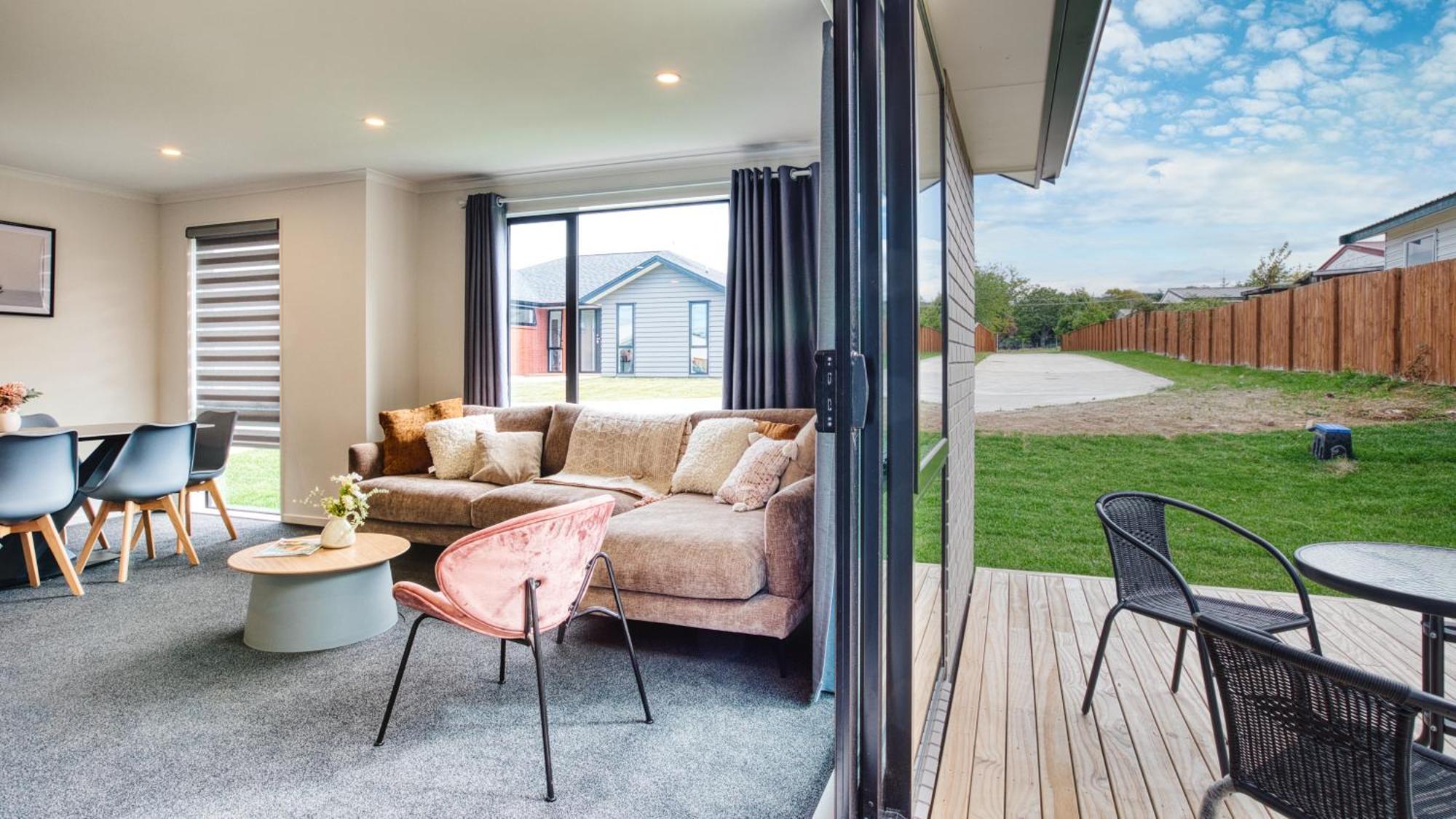 Stylish 4 Bedroom House Brand New In Holiday home *