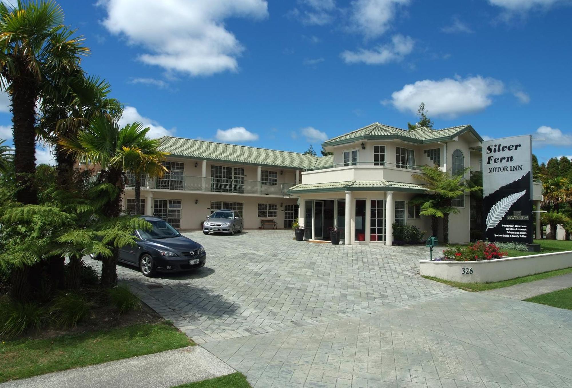 Motel Silver Fern & 5*