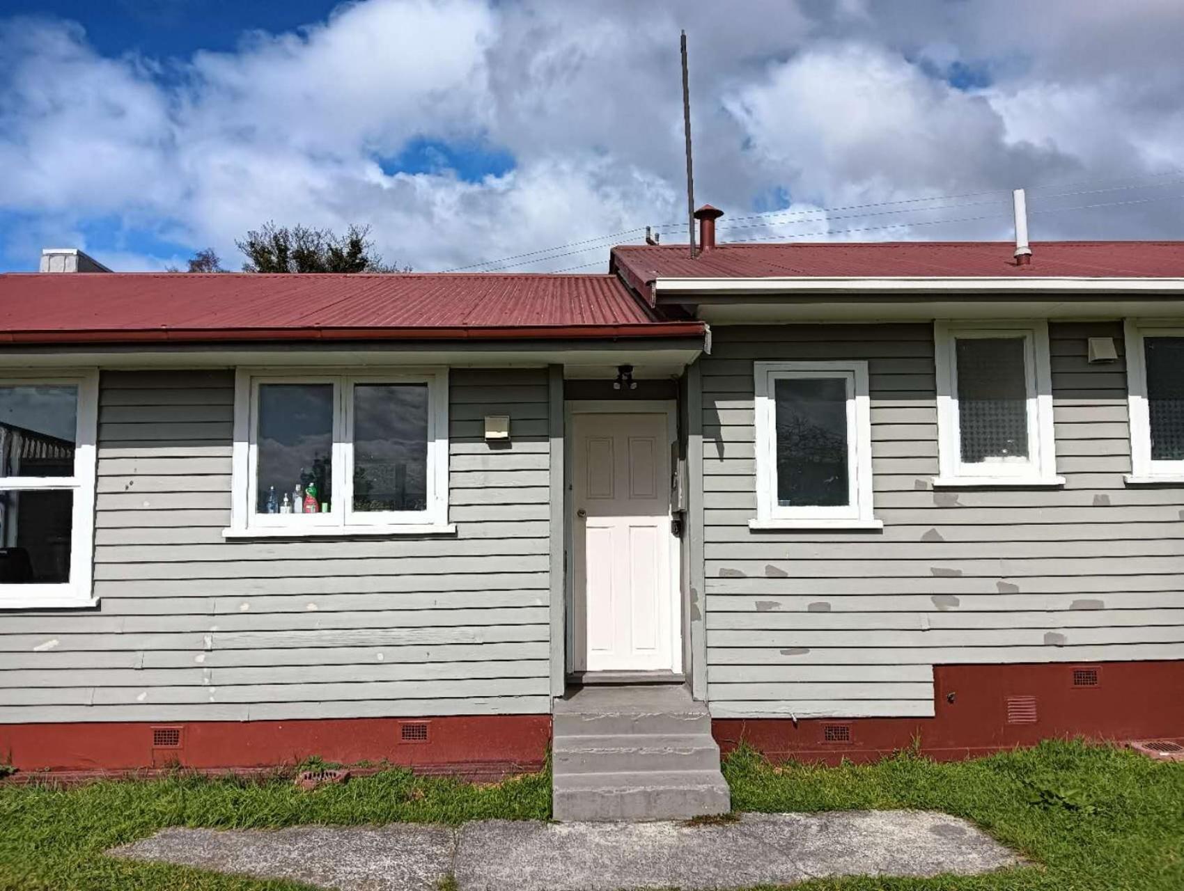 Guest house 3 Bedrooms Plus Lounge And Kitchen And Bathroom And Laundry Rotorua