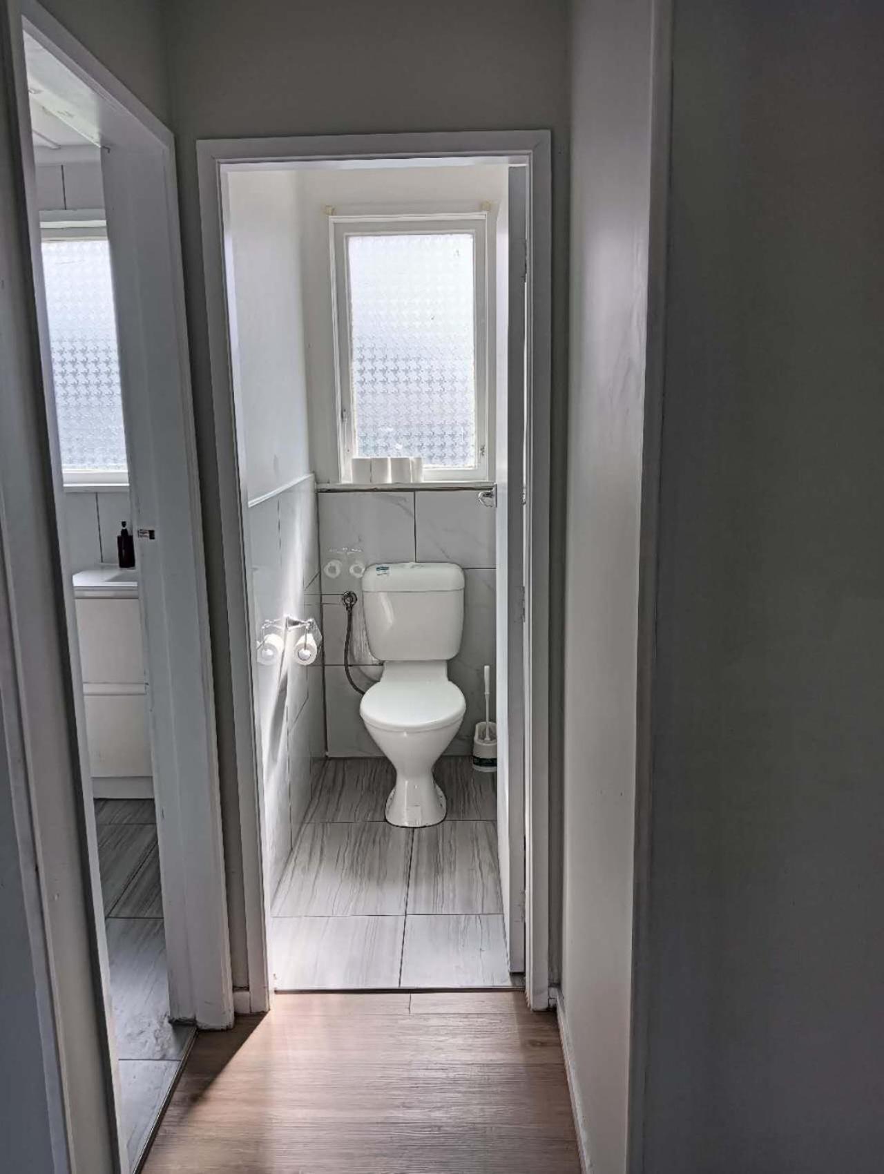 3 Bedrooms Plus Lounge And Kitchen And Bathroom And Laundry Guest house Rotorua