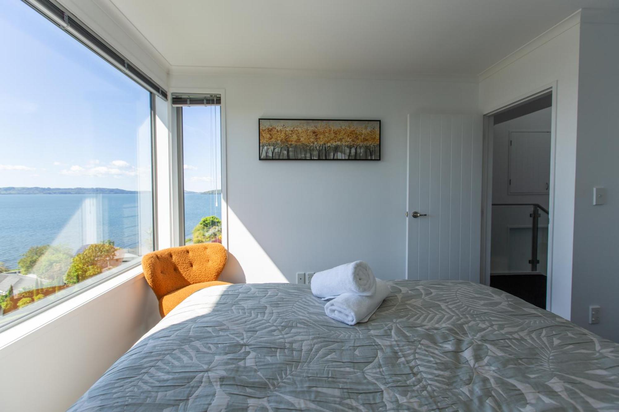 Serenity Lakeview Retreat