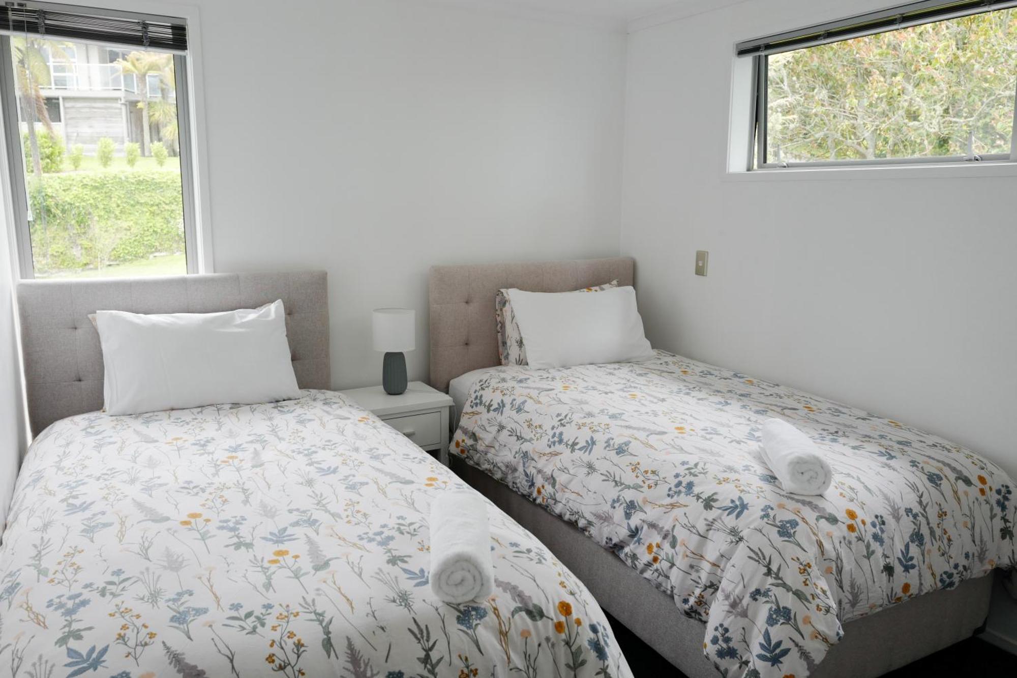Serenity Lakeview Retreat Holiday home