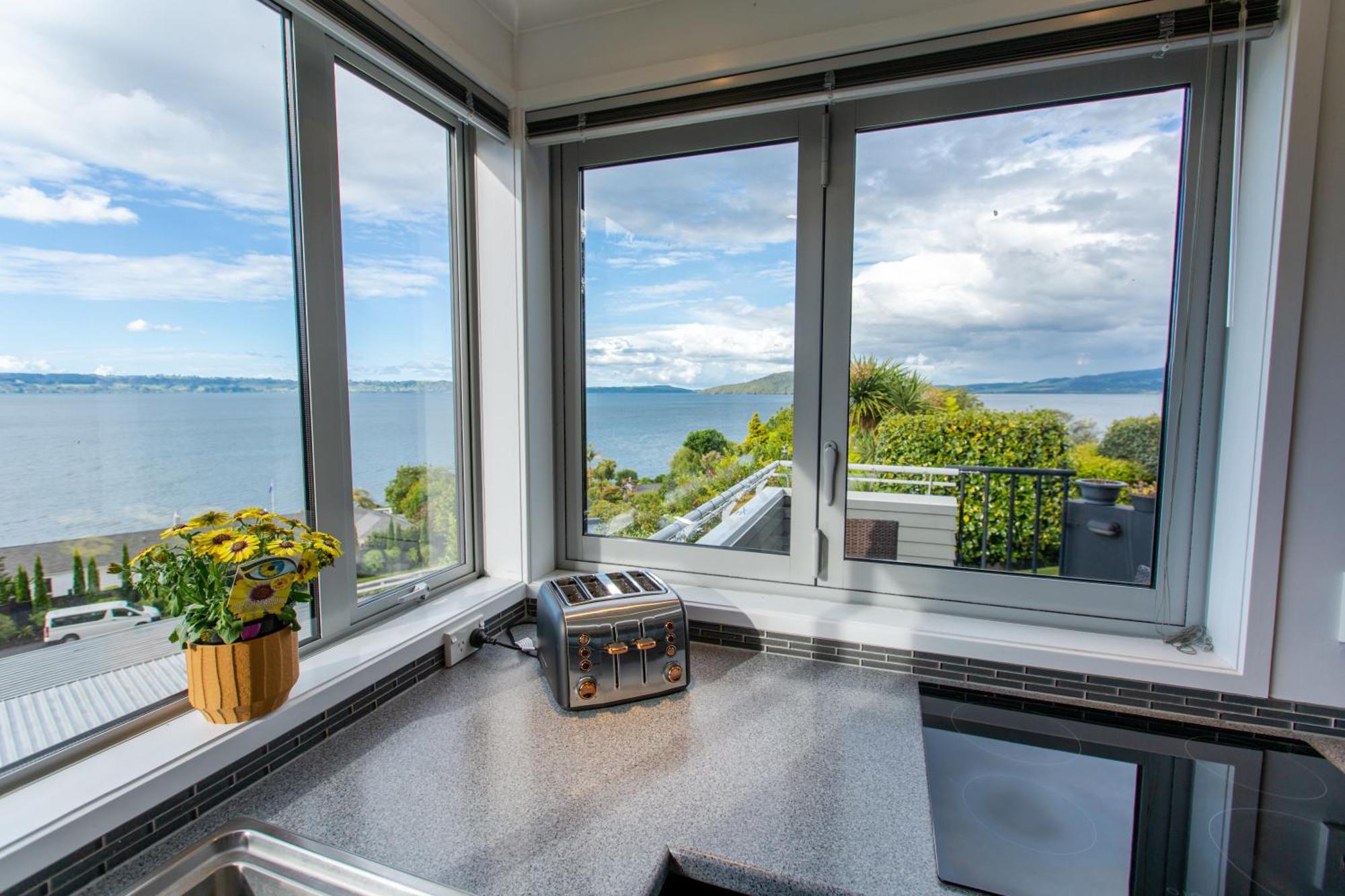 Holiday home Serenity Lakeview Retreat *