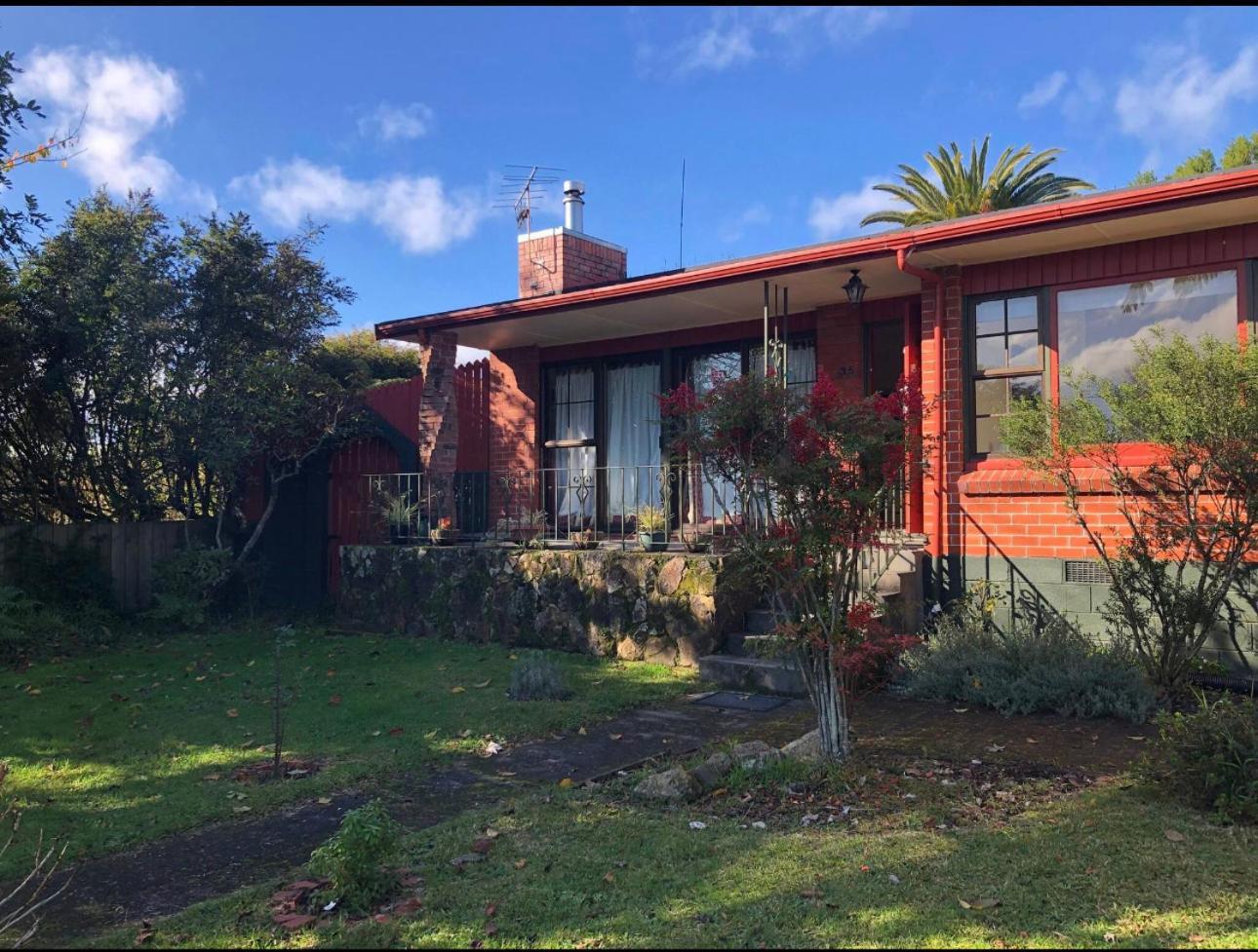 Red Sunny House *