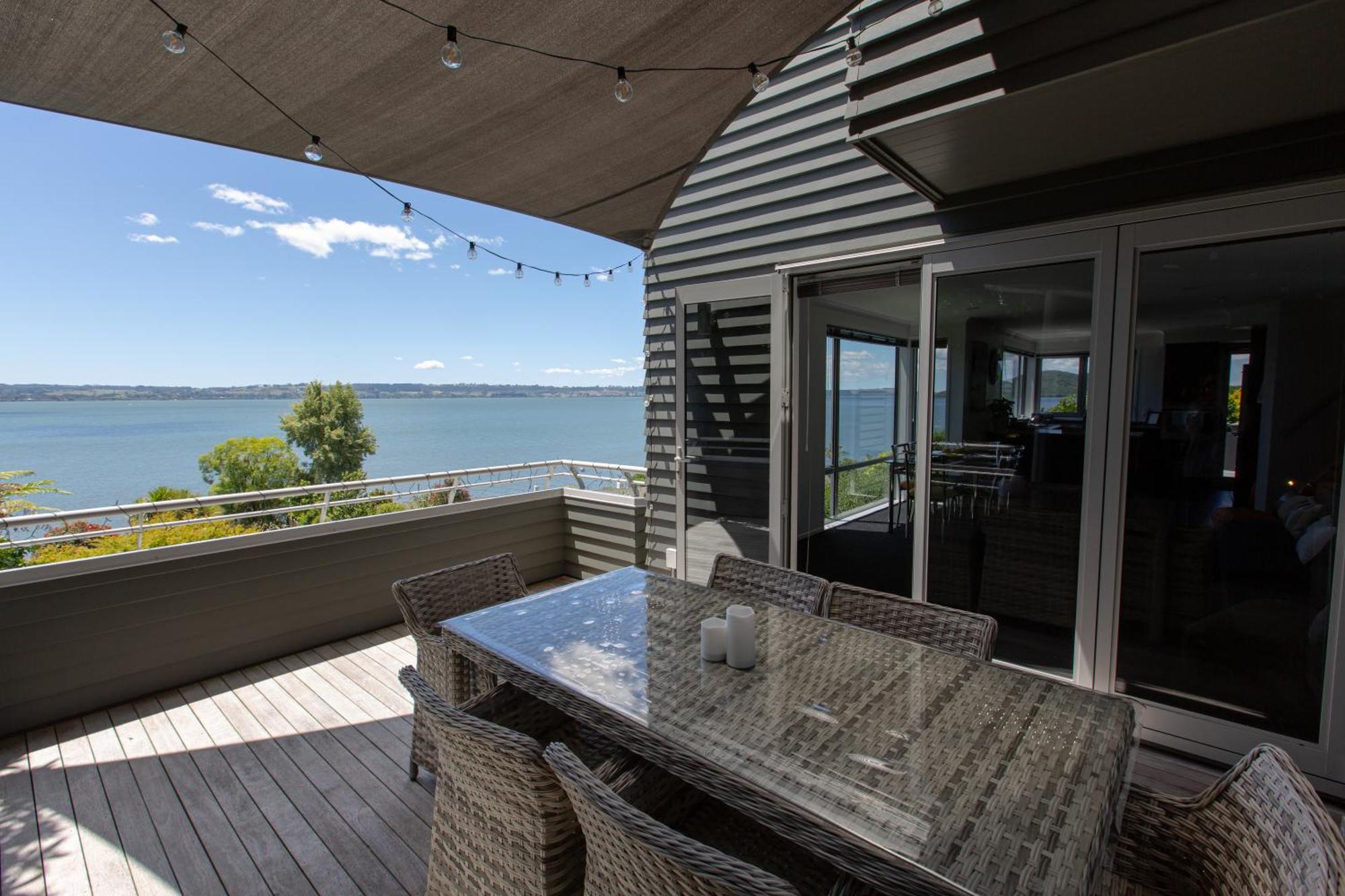 Serenity Lakeview Retreat Holiday home Rotorua