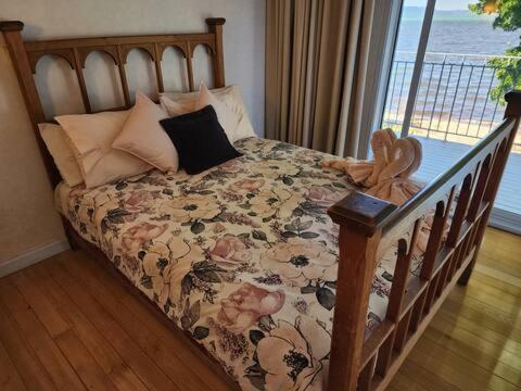 Guest house View With Bathroom *