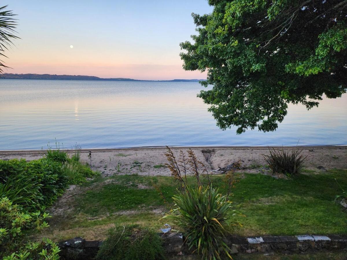 Lakeside Getaway Self-contained Unit Apartment Rotorua