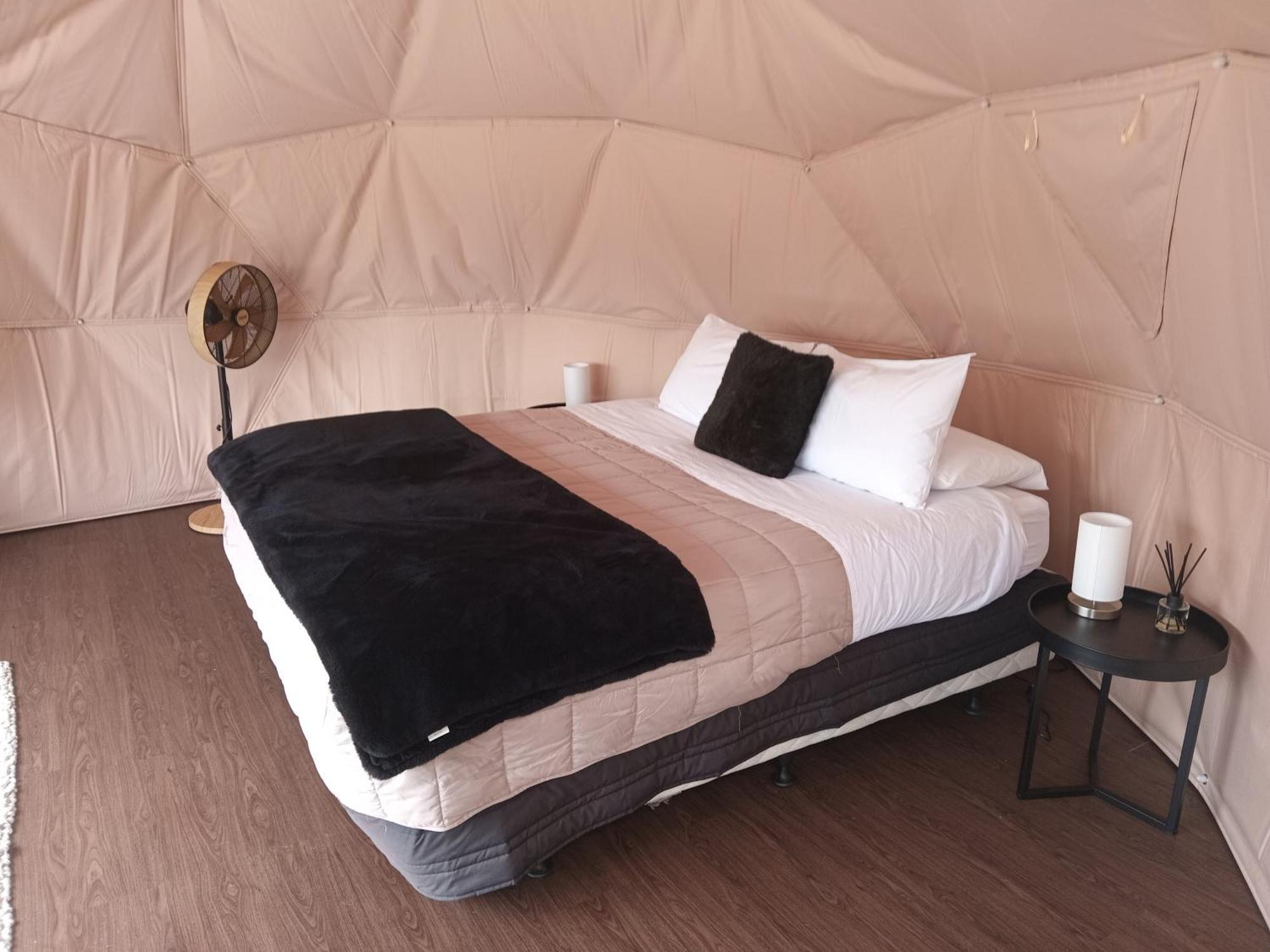 Oakridge Glamping Luxury tent *