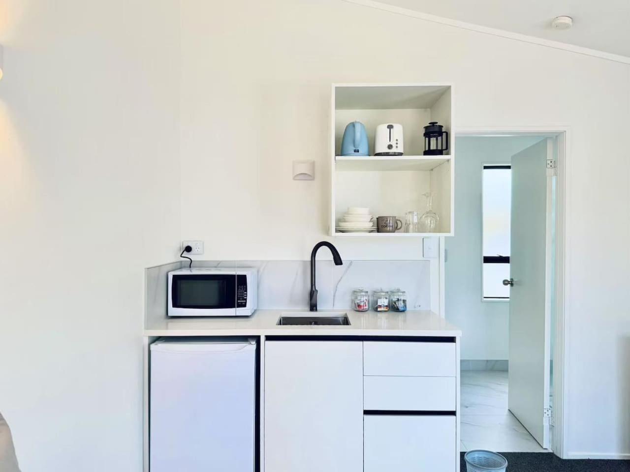 Hotel Unit 4 Fenton Summer