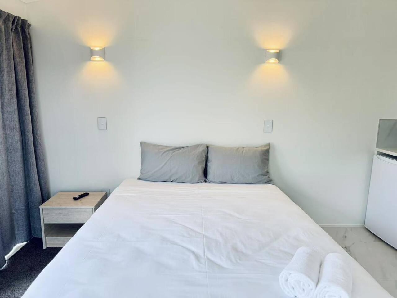 Hotel Unit 4 Fenton Summer *