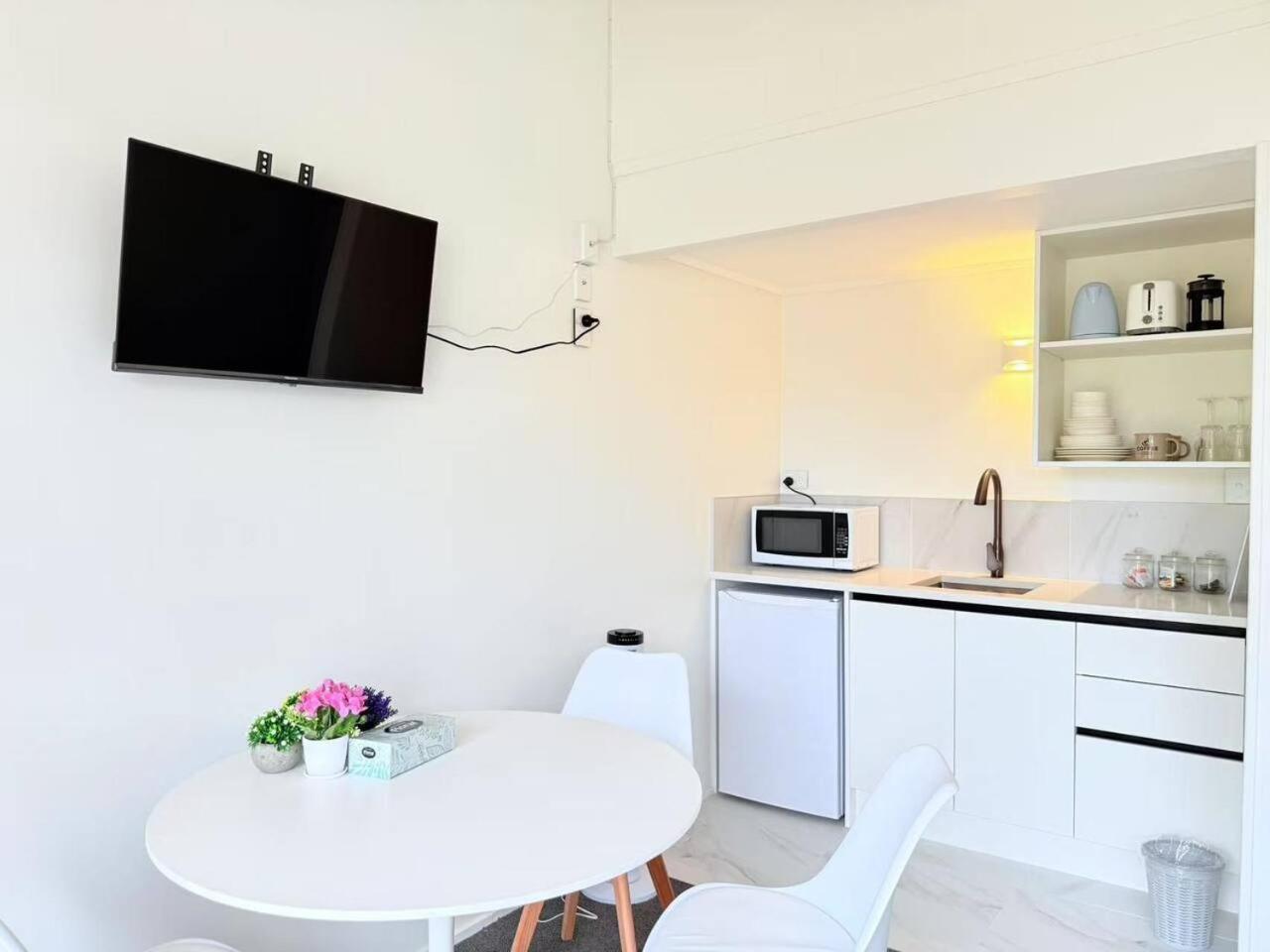 Hotel Unit 3, Fenton Summer Rotorua