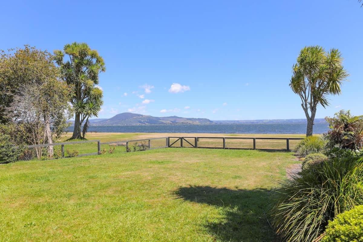 Hannah's Bay Lakefront Holiday home Rotorua