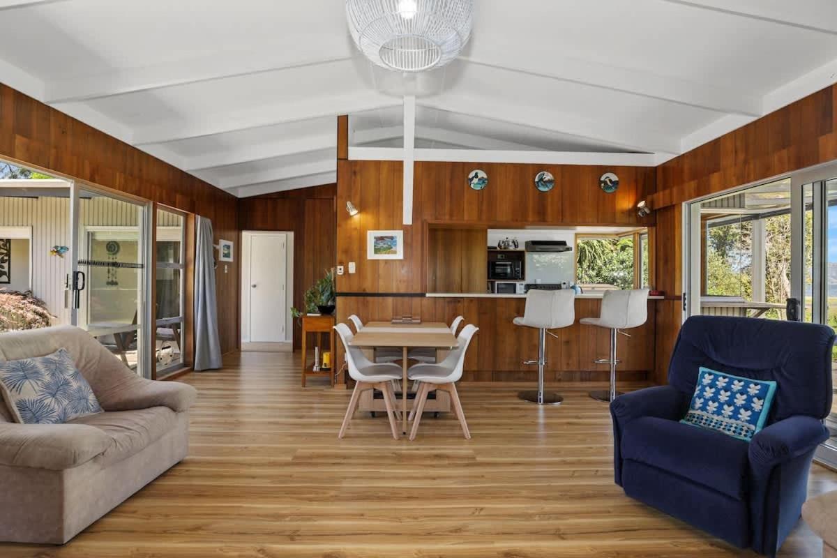 Holiday home Hannah's Bay Lakefront *