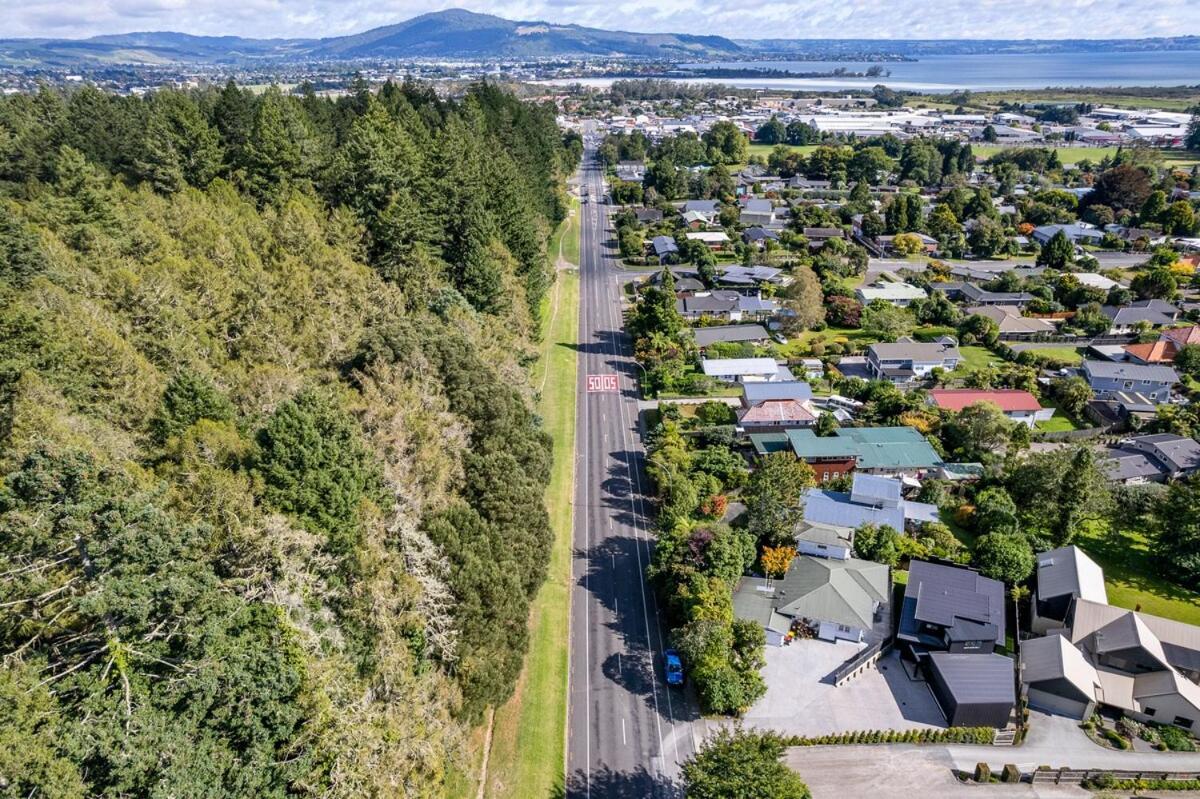 Redwoods Art House * Rotorua