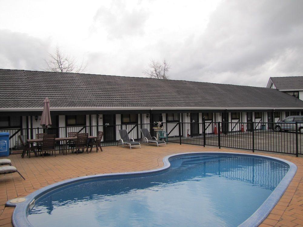 Devonwood Motel