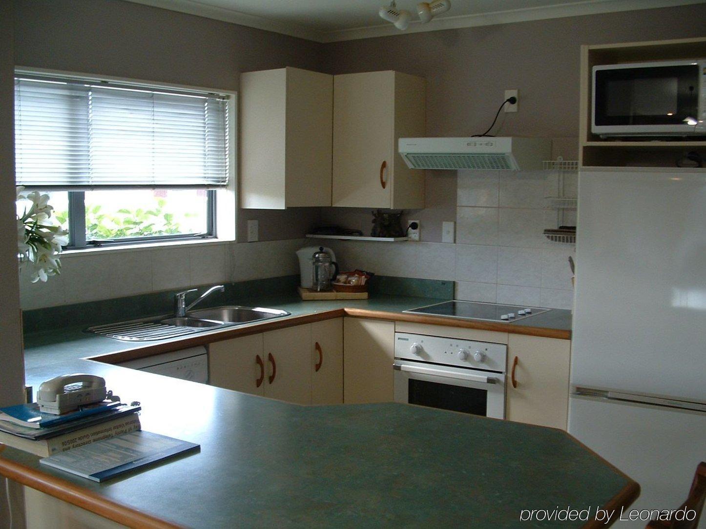 Palm Court Motor Motel 4*