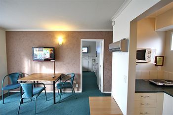 Accolade Motel