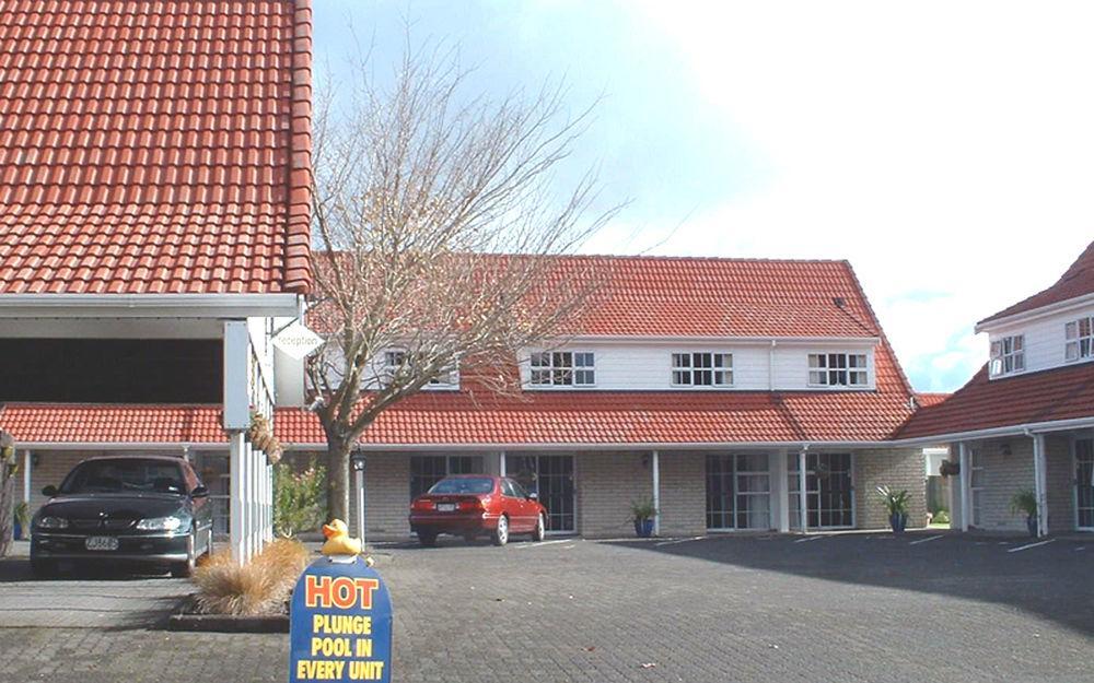 Motel Midway