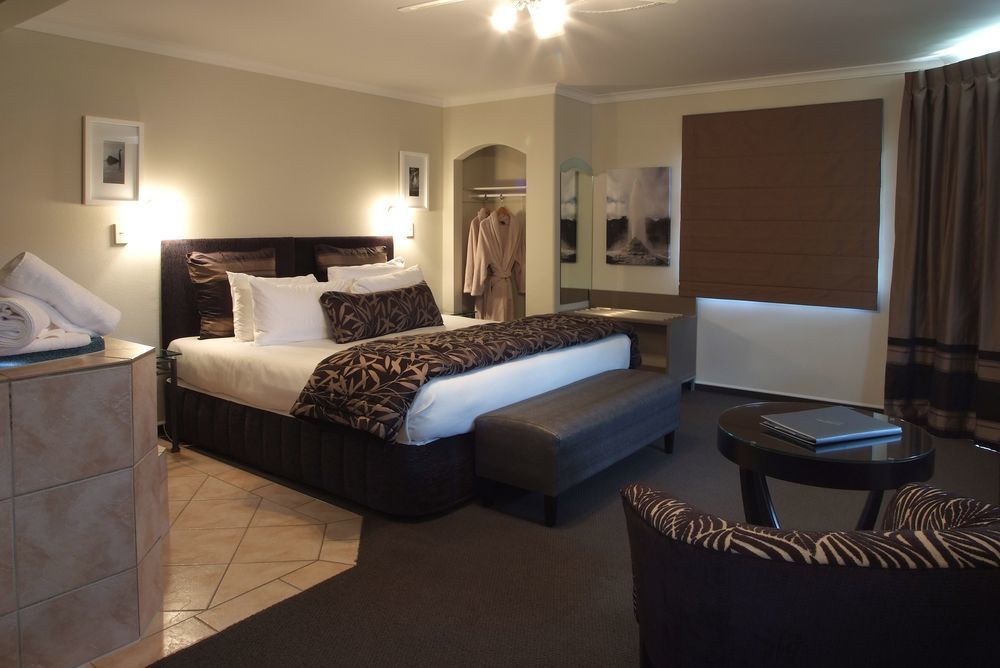 Silver Fern & Motel 5*