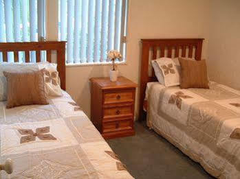 Palm Court Motor 4*