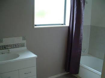Palm Court Motor Motel 4*