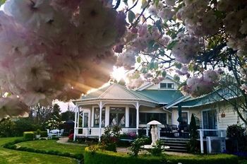 Country Estate *