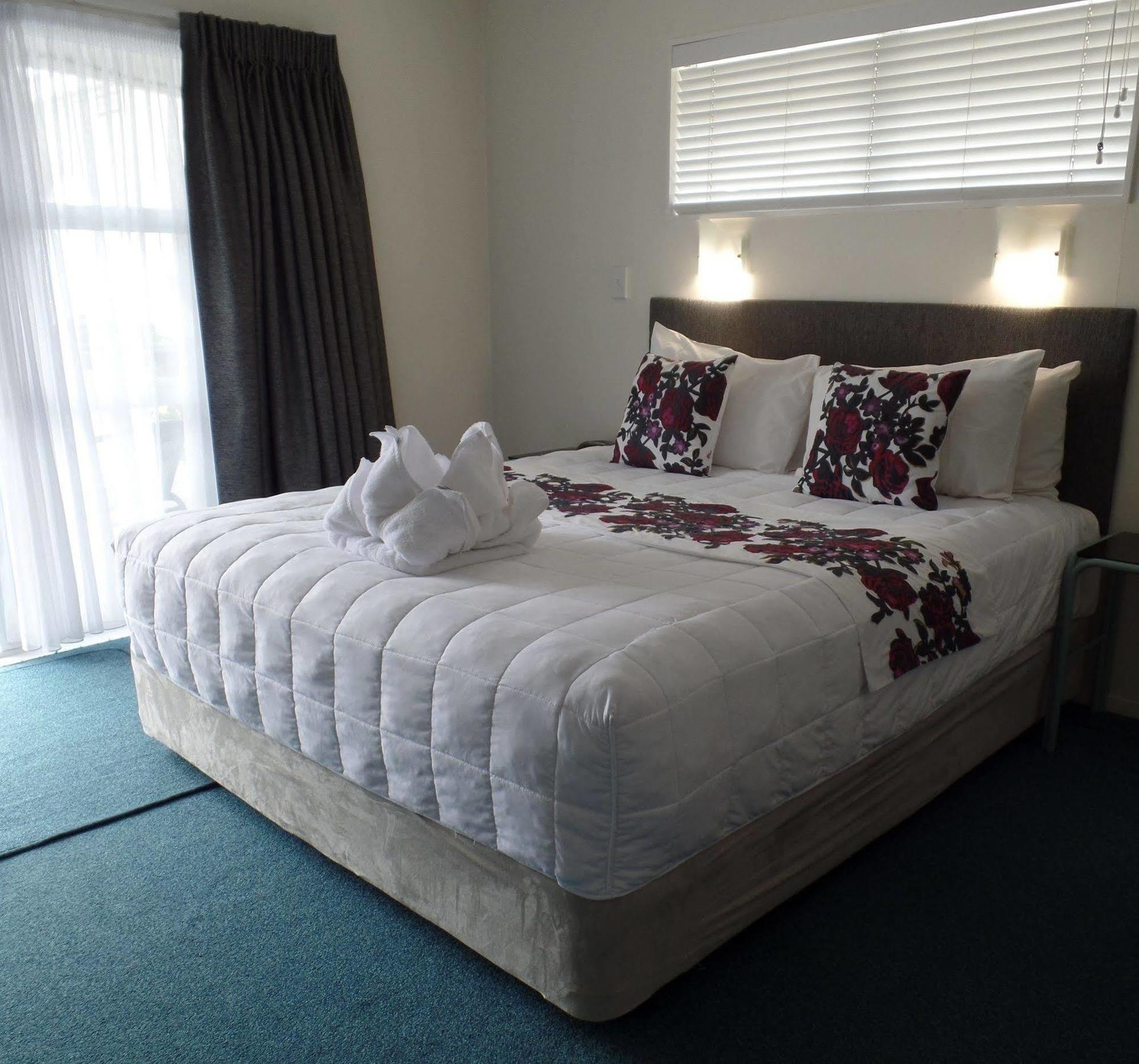 Palm Court Motor 4*