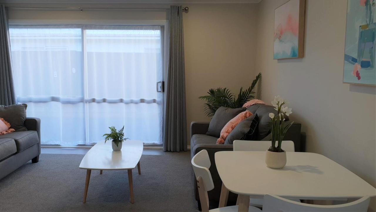 Apartment Rose Unit 3 - & *