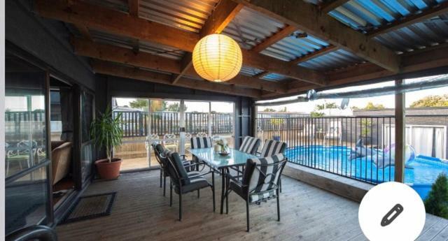 Skyline Skyrides Premium Property, Host Info For Pets Casa de férias *