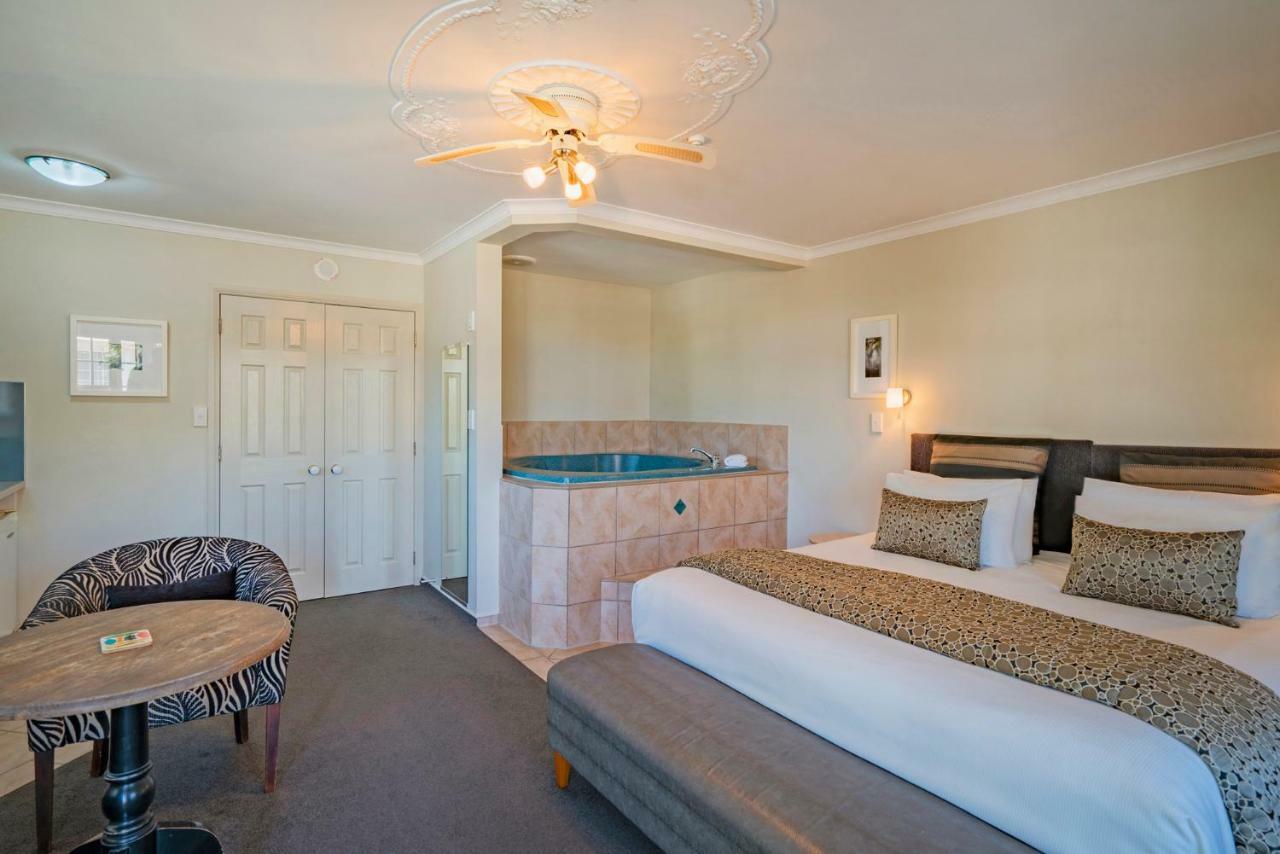 Motel Silver Fern & 5*