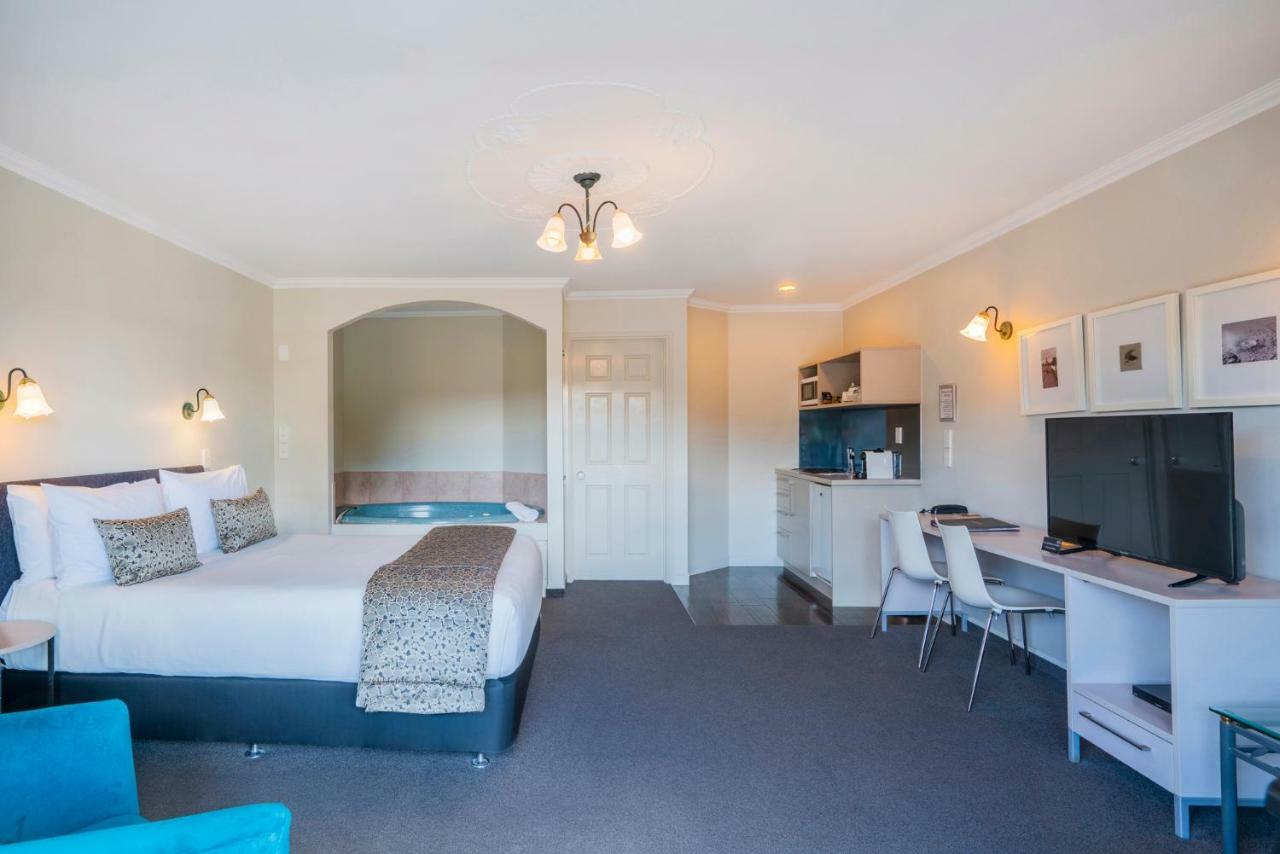 Silver Fern & 5* Rotorua