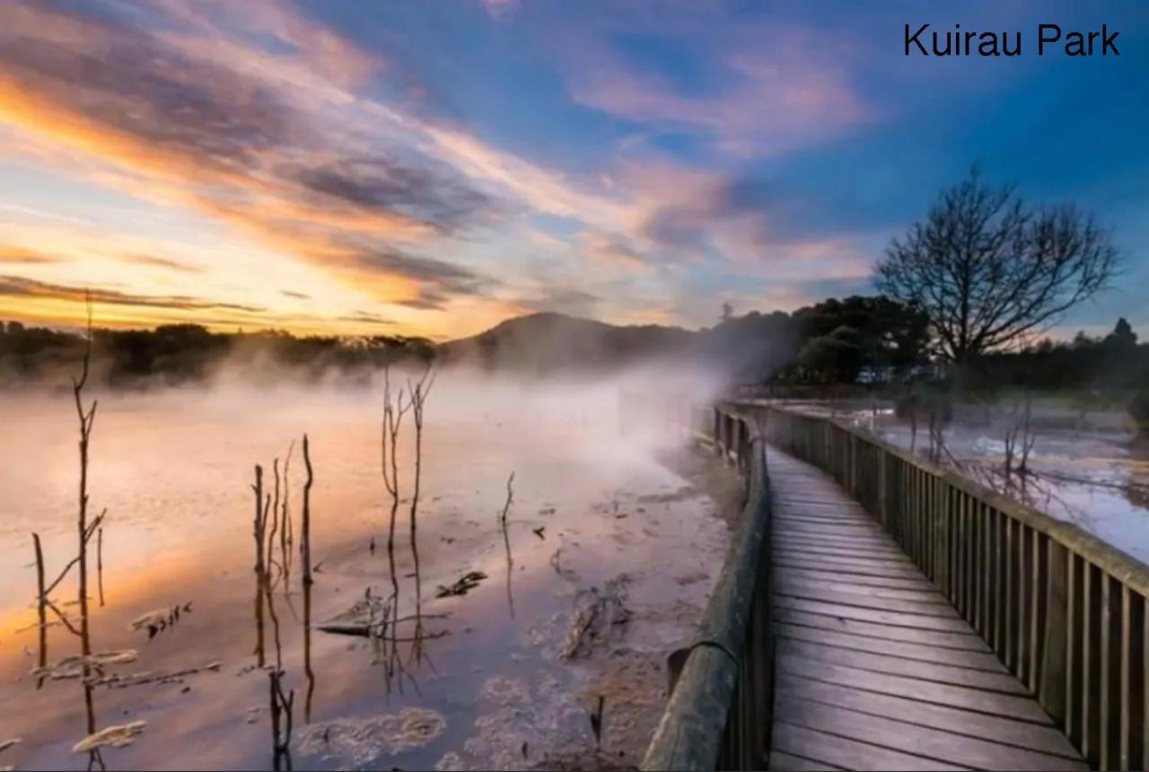 Water's Edge Retreat Holiday home *