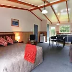 Fairy Springs Motel