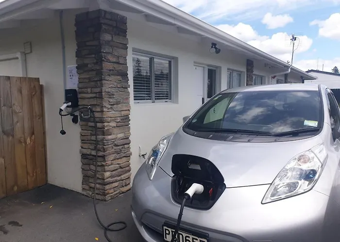 Rose Apartments Central Rotorua- Accommodation & Private Spa