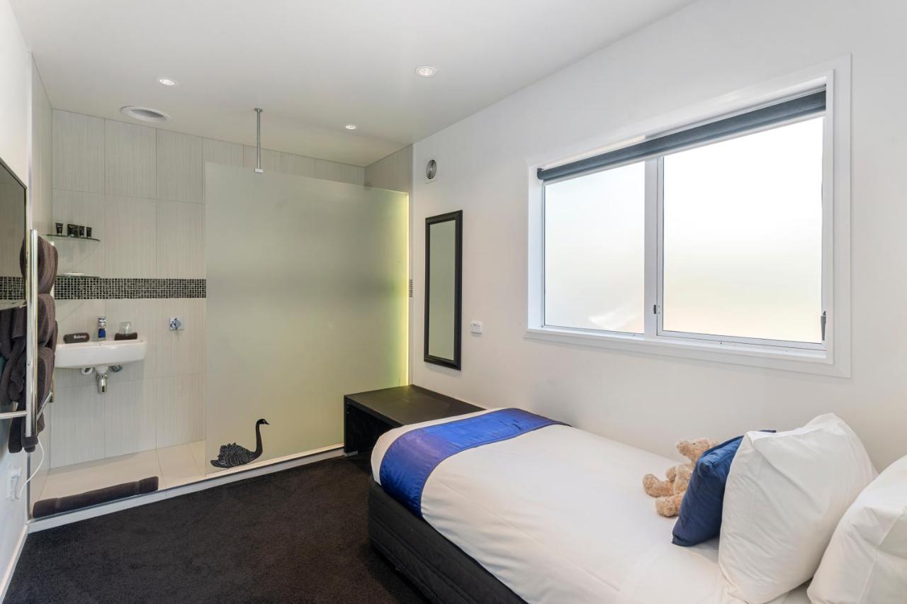 Hotel Black Swan Lakeside Boutique 5*
