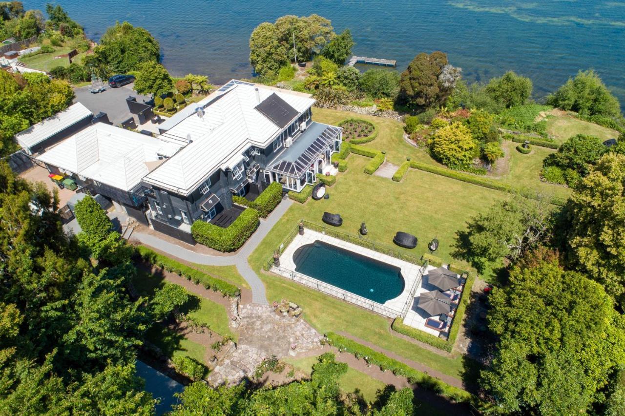 Black Swan Lakeside Boutique 5* Rotorua