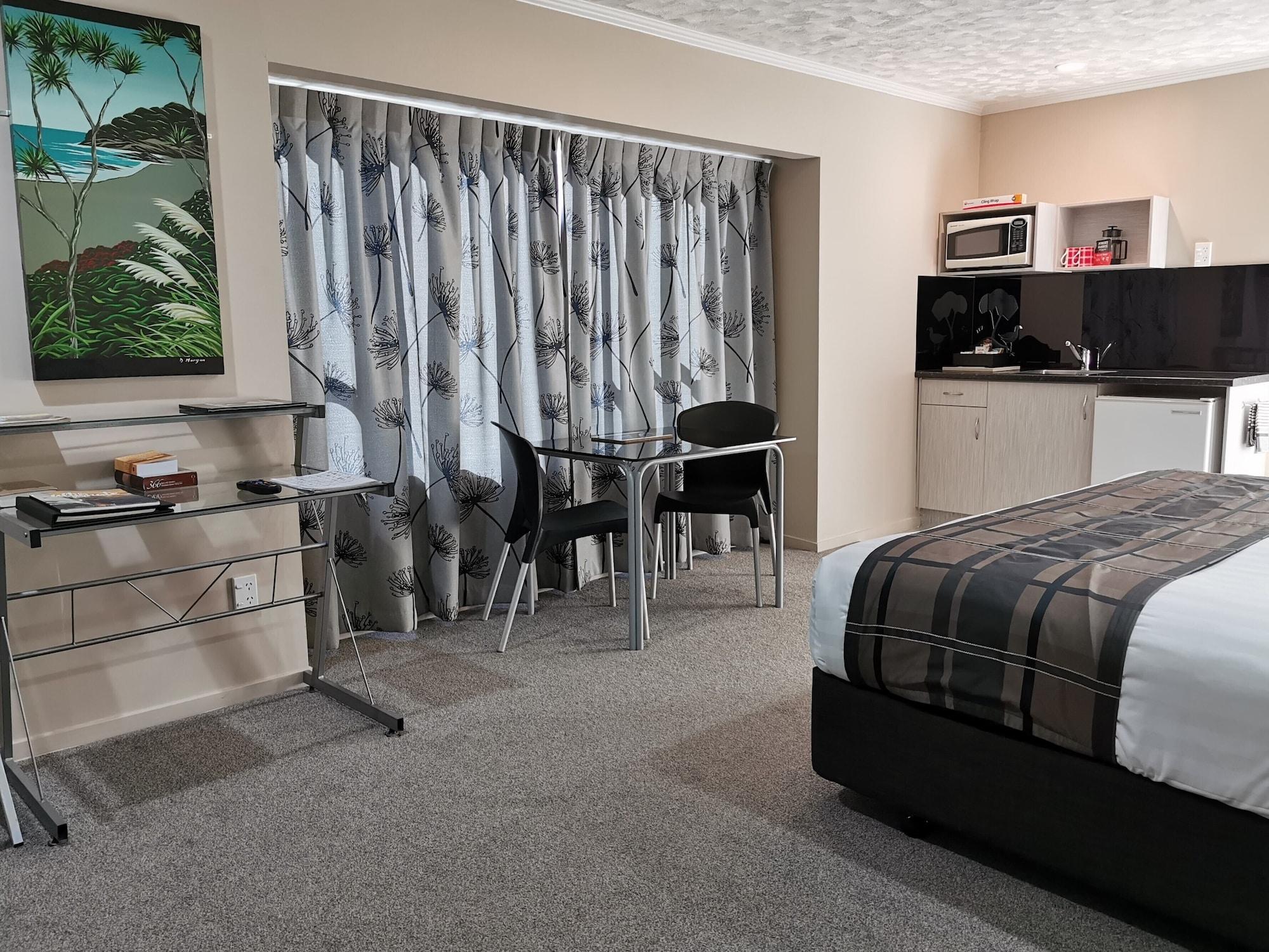 Capri On Fenton Motel 4*